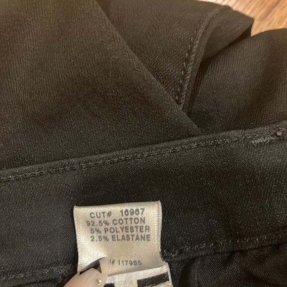 J Brand Woman’s Black Jeans Size 26 - Picture 8 of 8